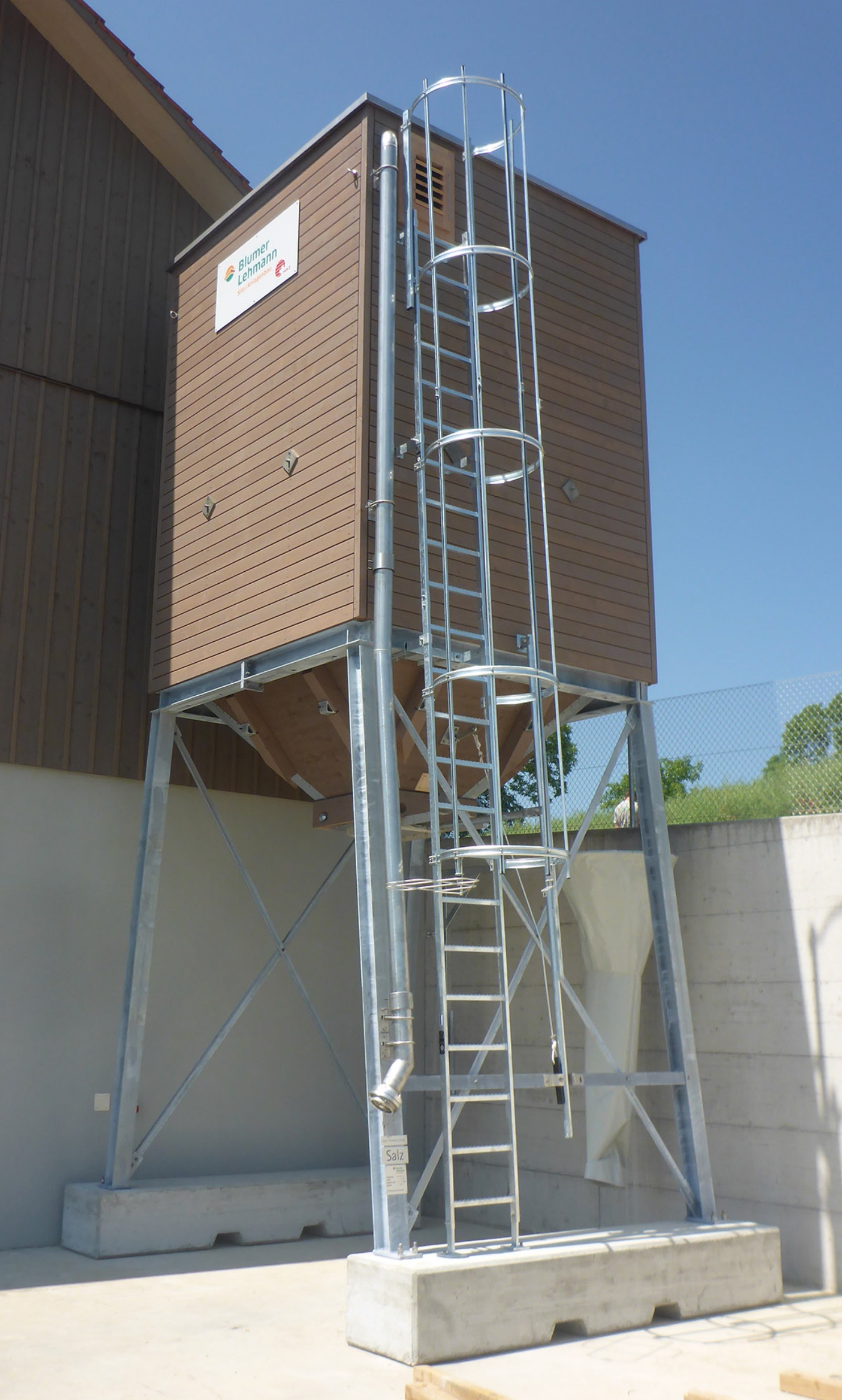 Small timber silo 25m3 in Bachs